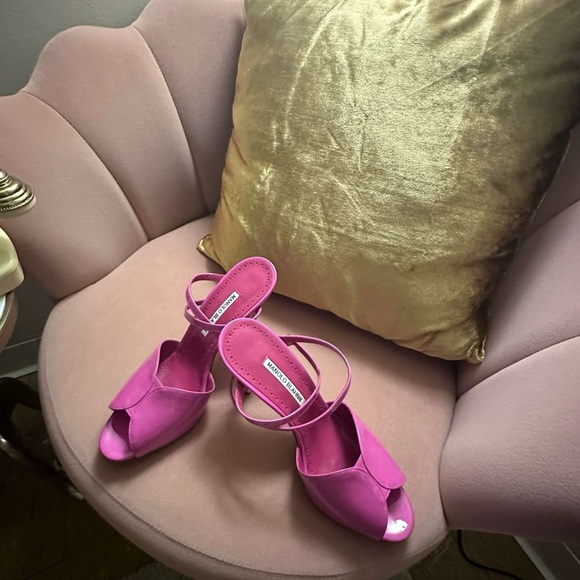 Manolo Blahnik Pink Heeled Sandals - Picture 9 of 10